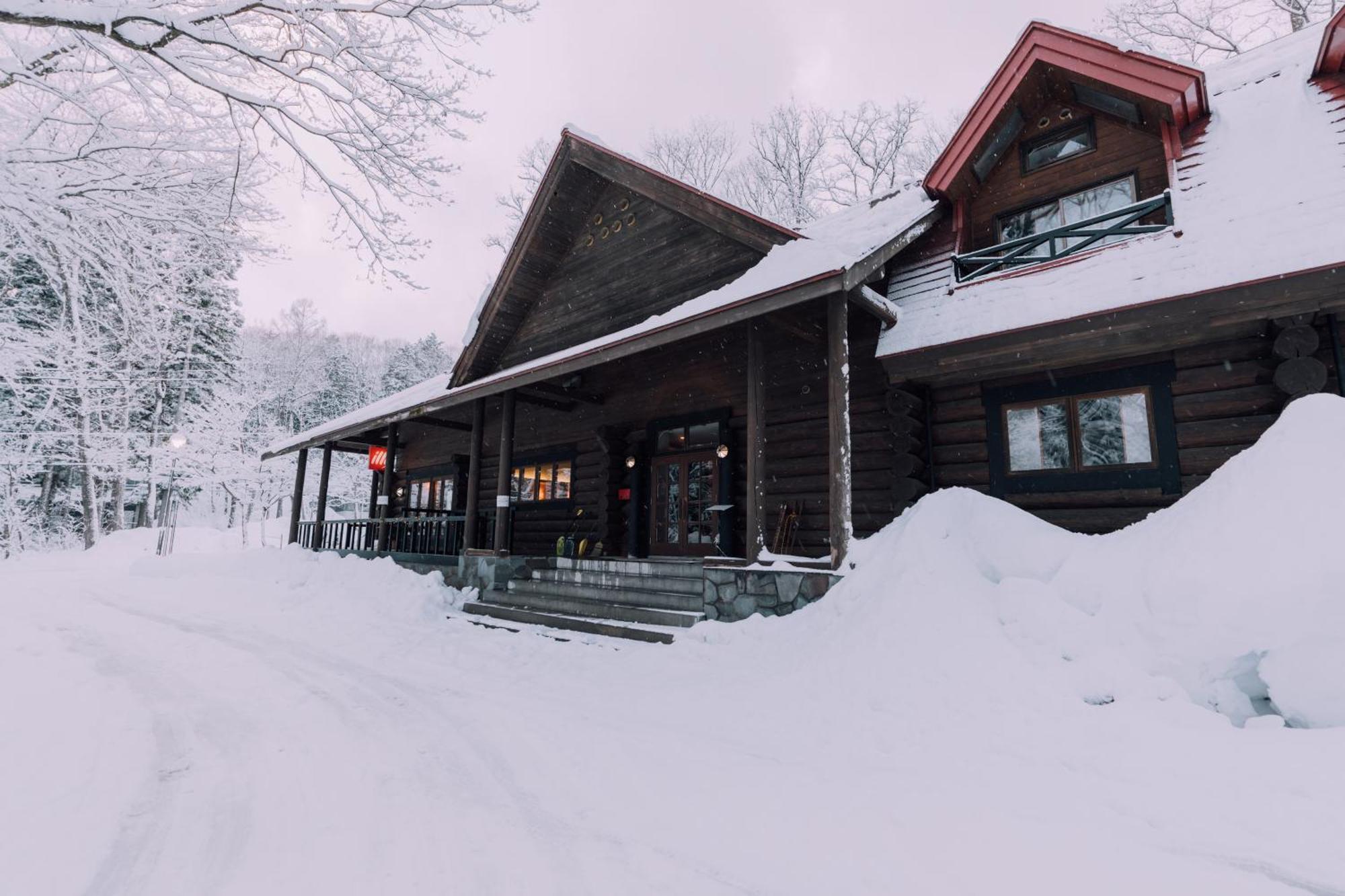 Double Black Hotel Хакуба Екстериор снимка