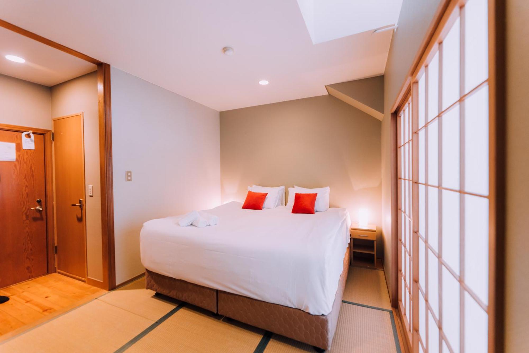 Double Black Hotel Хакуба Екстериор снимка